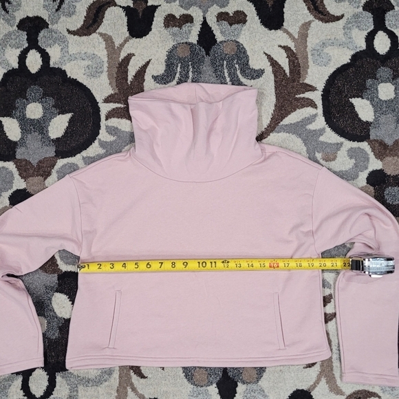 Cropped Pink Long Sleeve Turtleneck Sweatshirt S - Picture 10 of 11